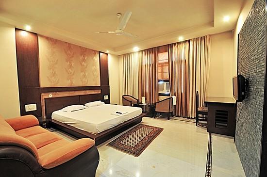 Hotel Aashish